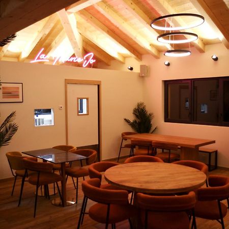 1861 Chatel Hostel מראה חיצוני תמונה